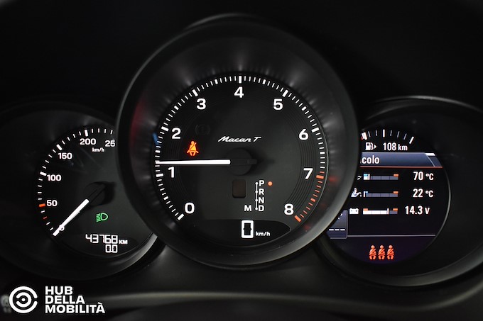 PORSCHE Macan 2.0 T